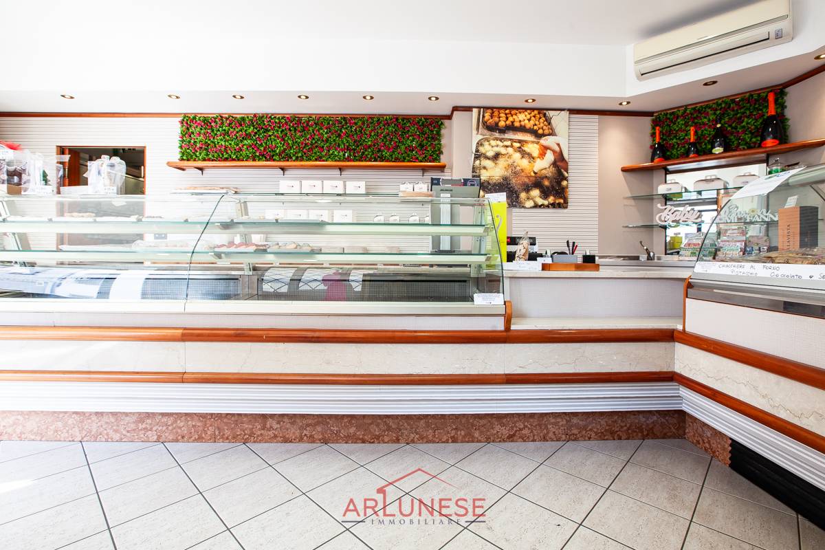 Locale commerciale in vendita a Parabiago