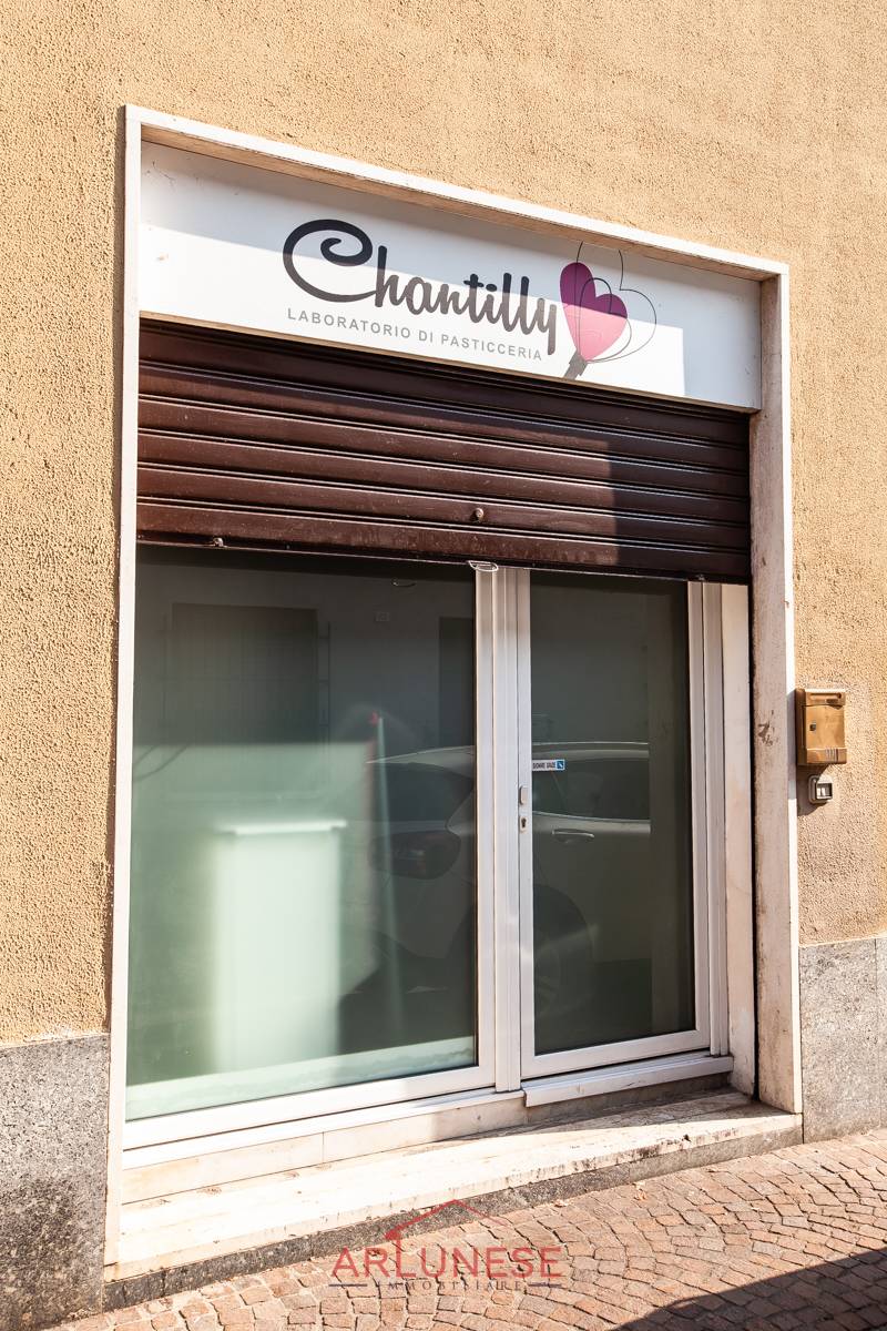 Locale commerciale in vendita a Parabiago