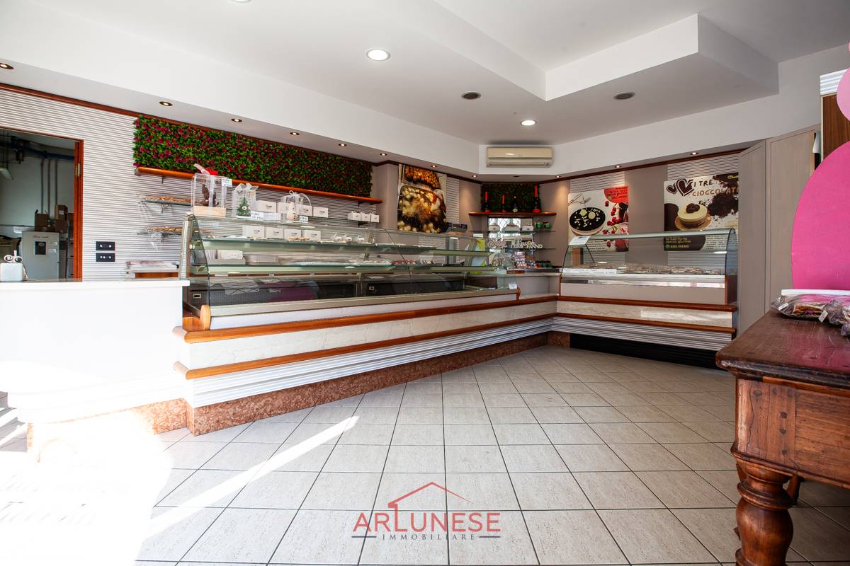 Locale commerciale in vendita a Parabiago