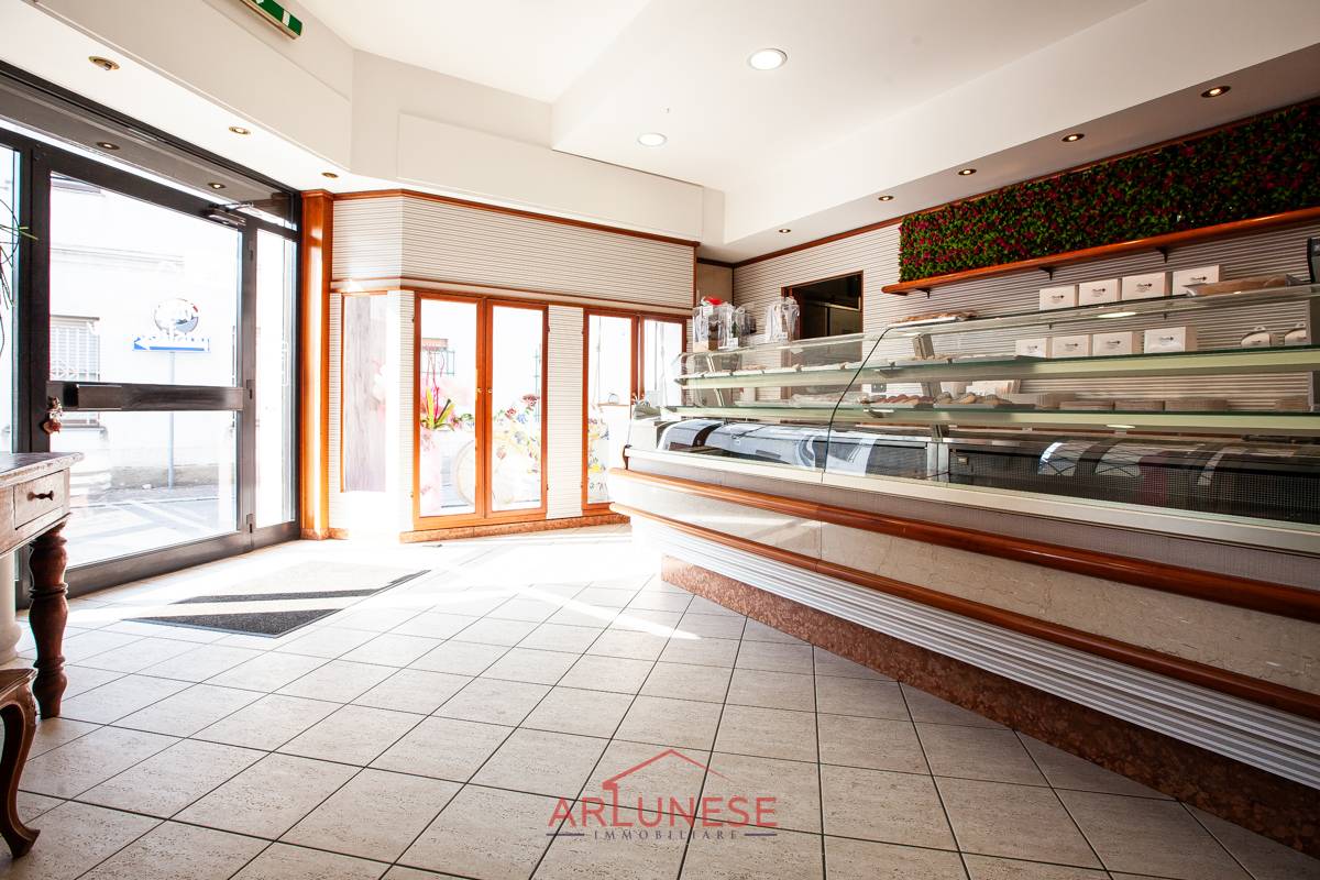 Locale commerciale in vendita a Parabiago