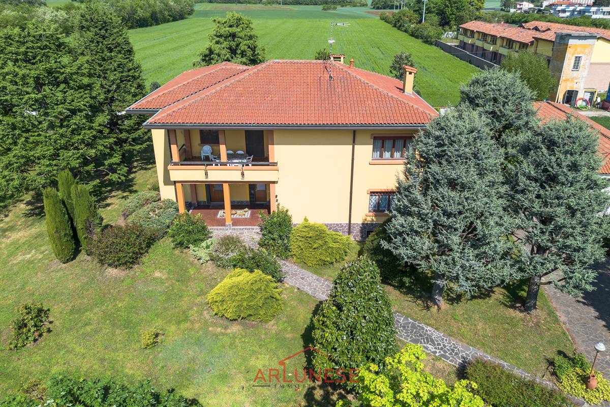 Casa singola in vendita a Arconate