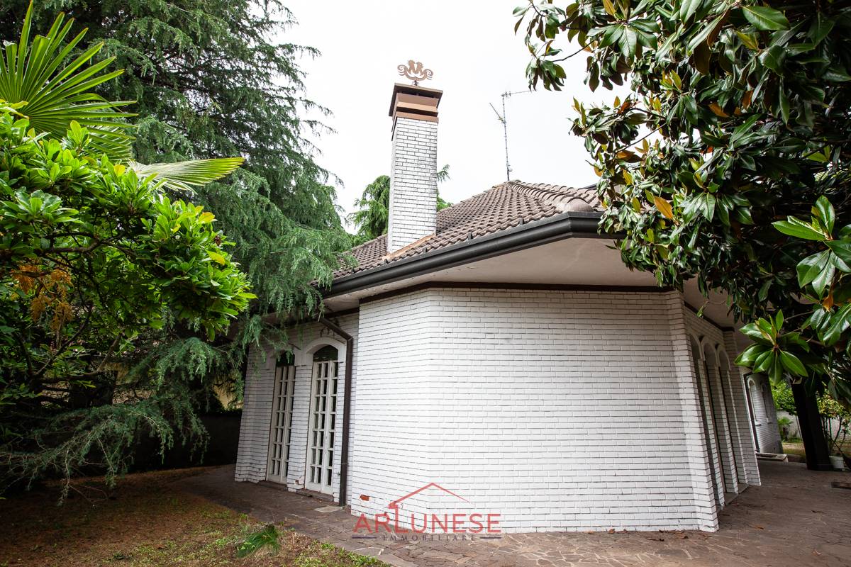 Villa in vendita a Casorezzo