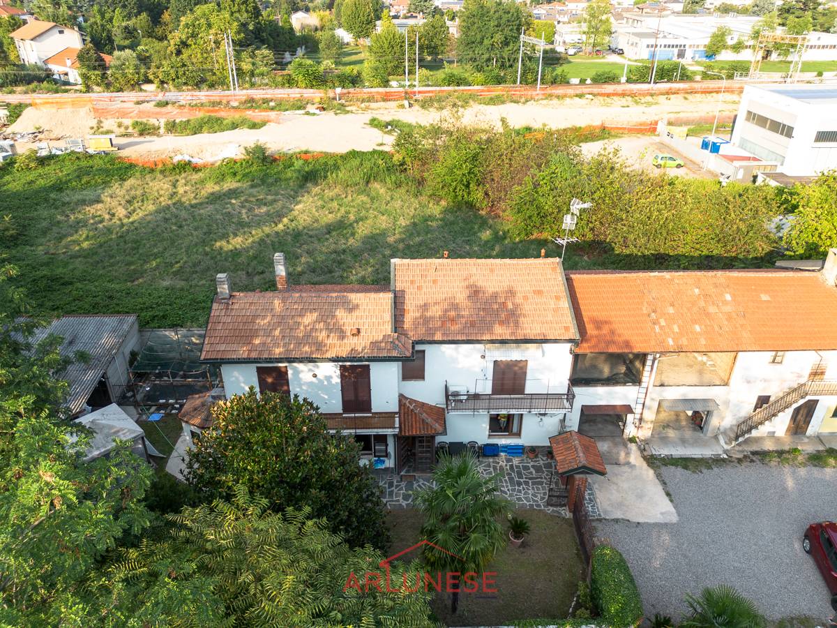Casa singola in vendita a Parabiago