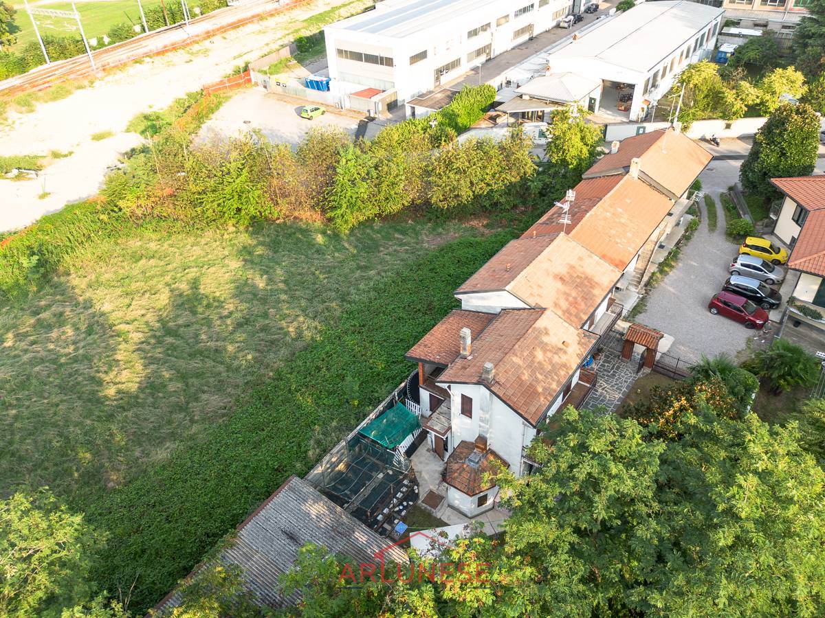 Casa singola in vendita a Parabiago