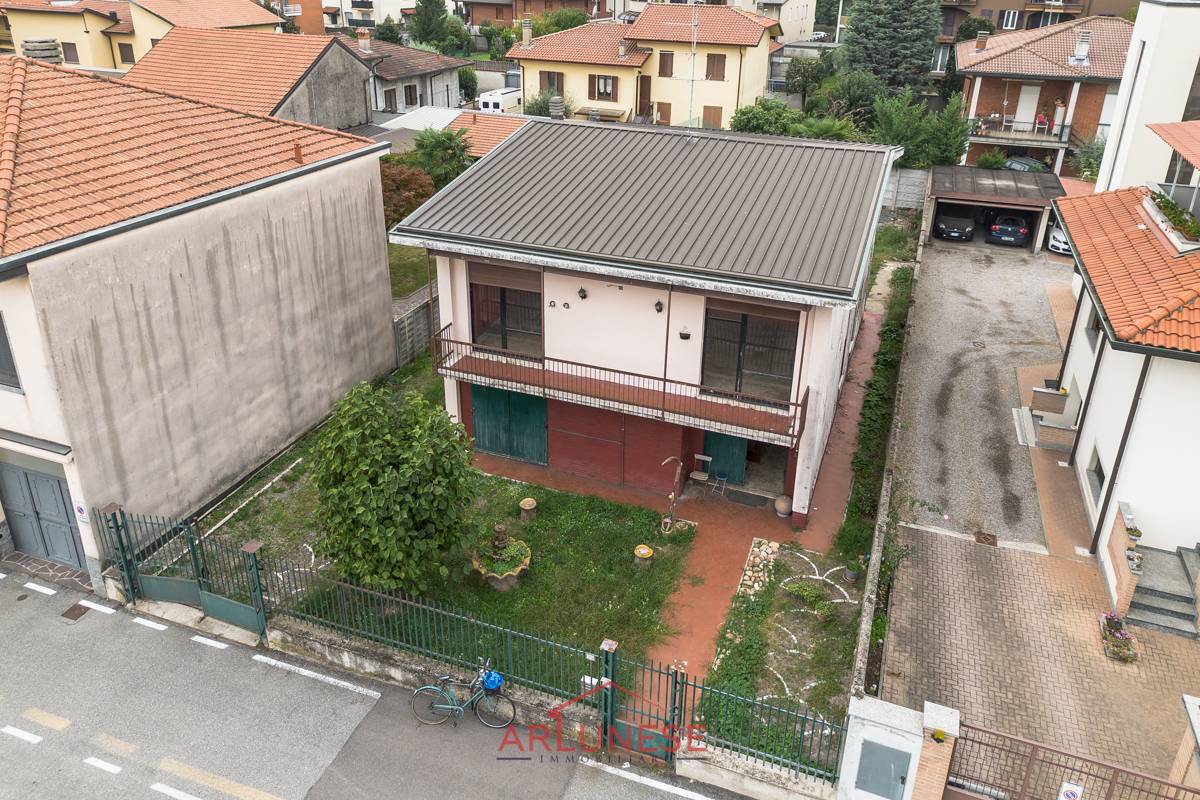 Villa in vendita a Casorezzo