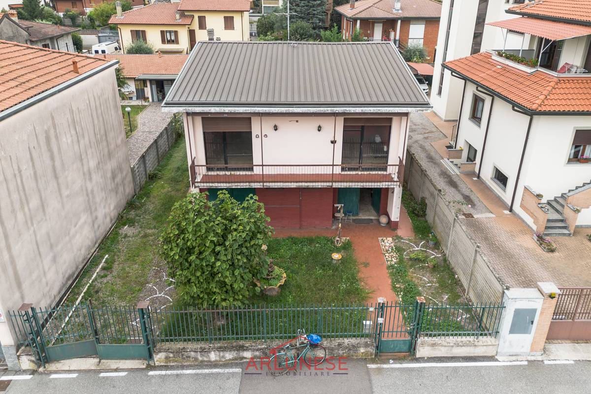 Villa in vendita a Casorezzo