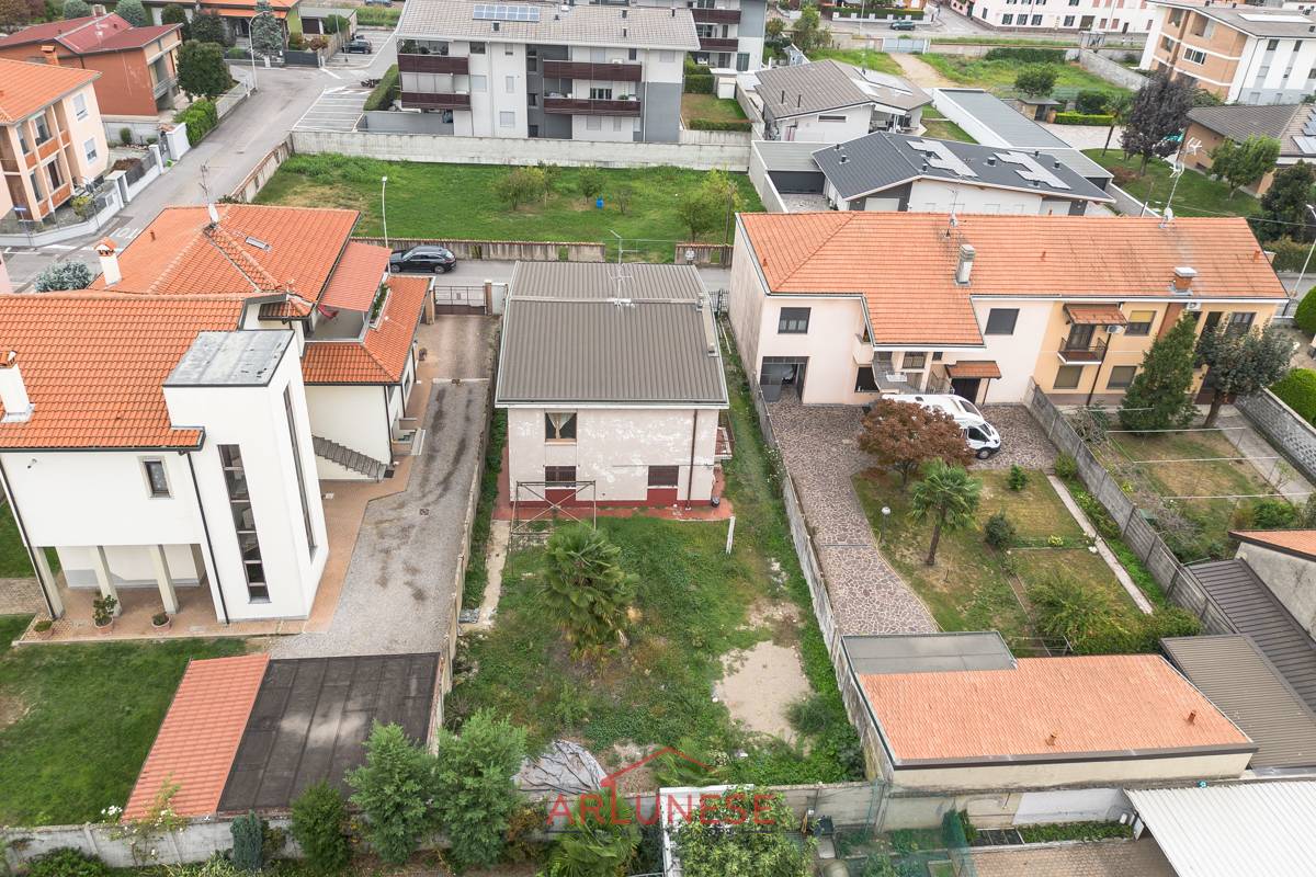 Villa in vendita a Casorezzo