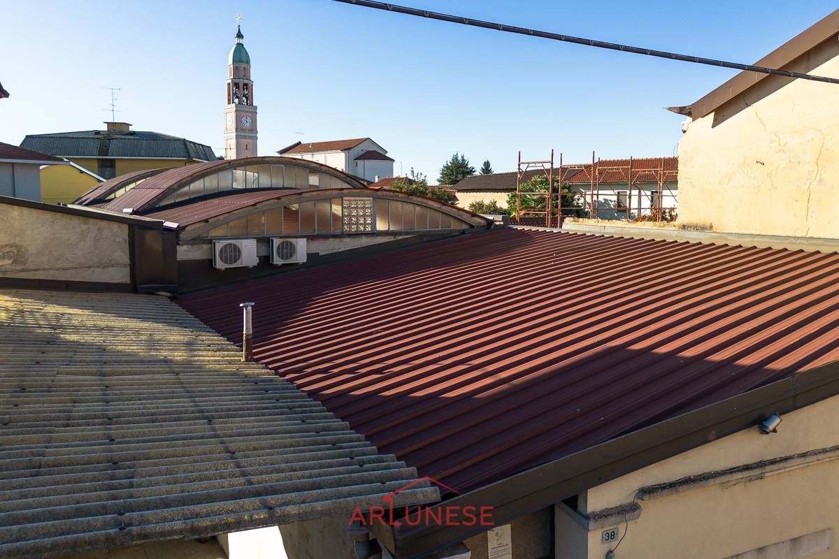 Locale commerciale in vendita a Arconate