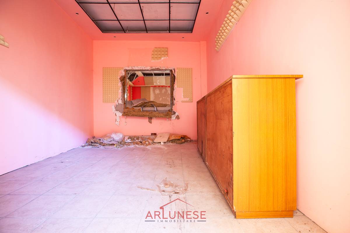 Locale commerciale in vendita a Arconate