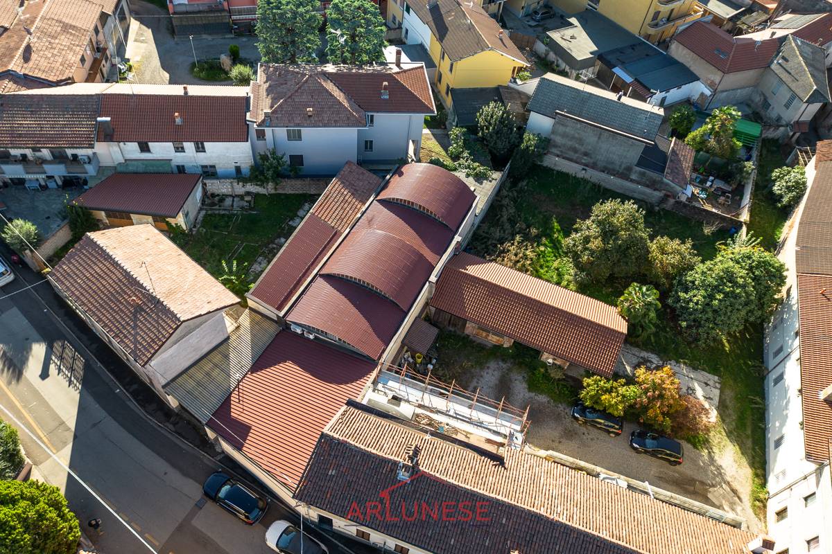 Locale commerciale in vendita a Arconate