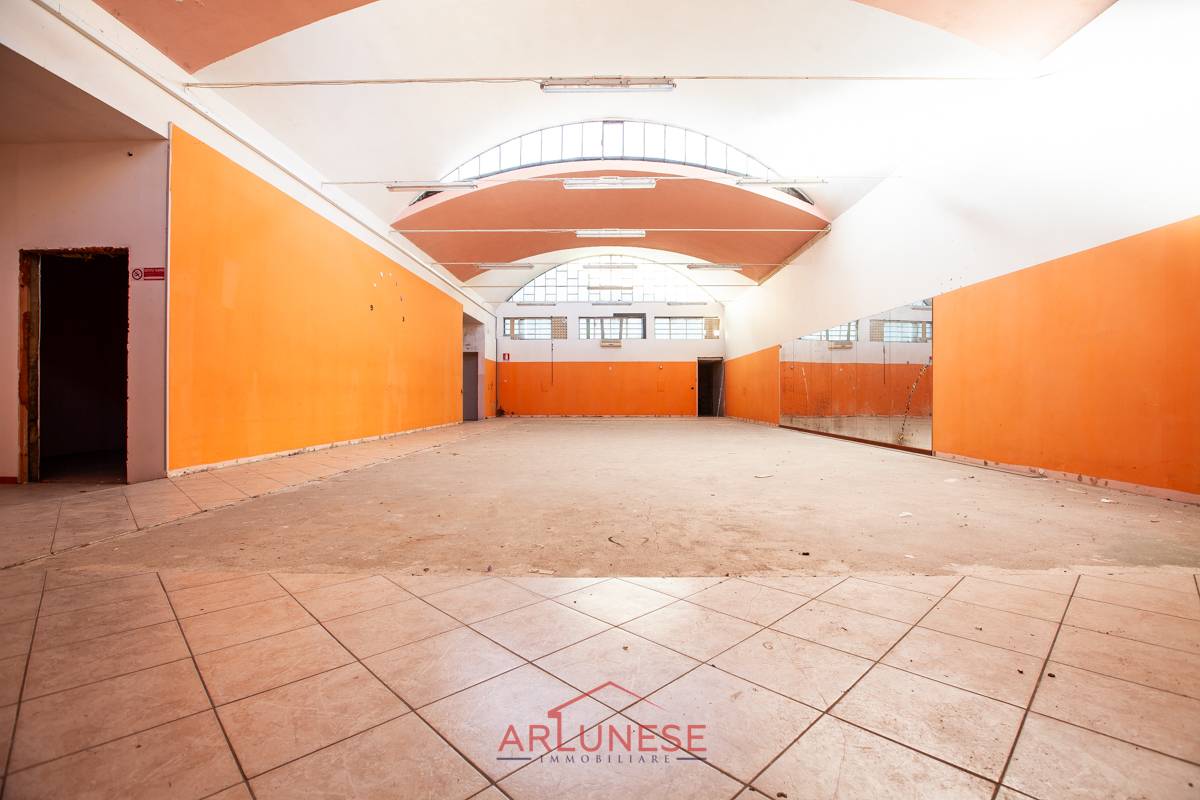 Locale commerciale in vendita a Arconate