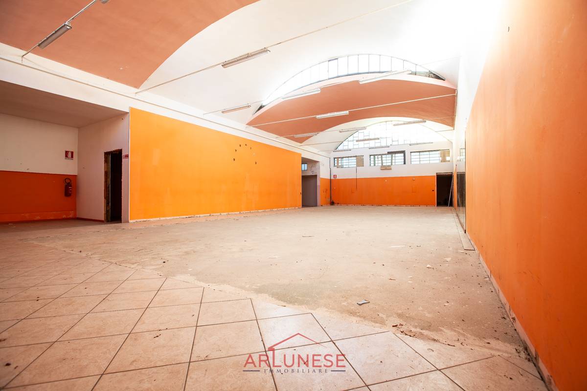 Locale commerciale in vendita a Arconate