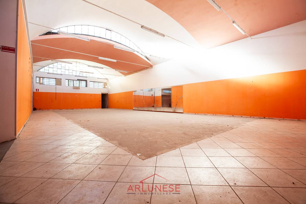 Locale commerciale in vendita a Arconate