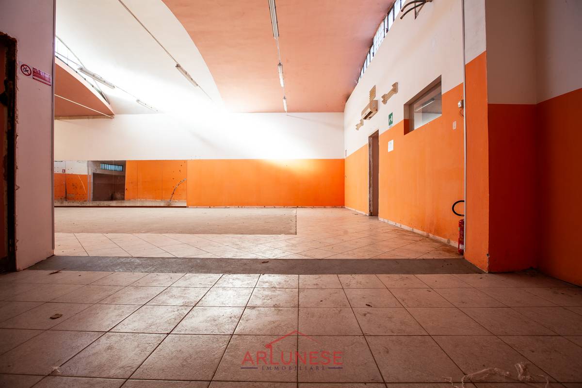 Locale commerciale in vendita a Arconate