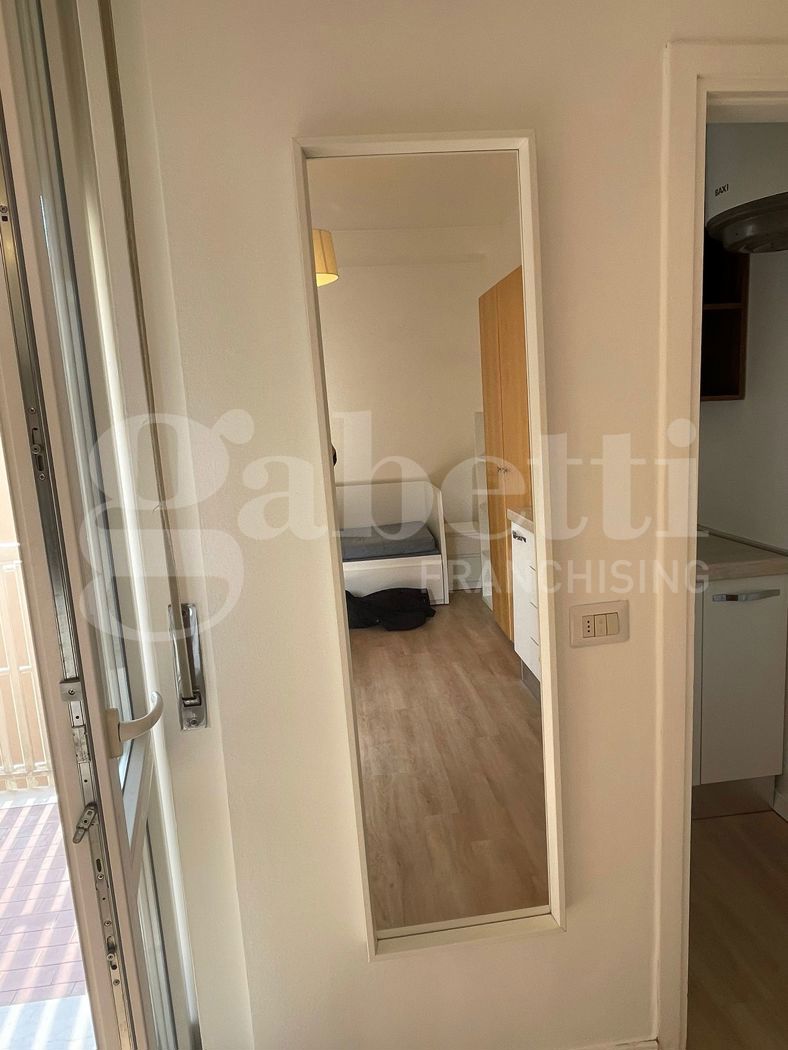 Monolocale arredato in affitto a Milano