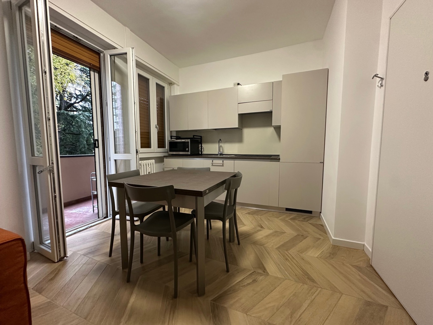 Bilocale arredato in affitto a Milano