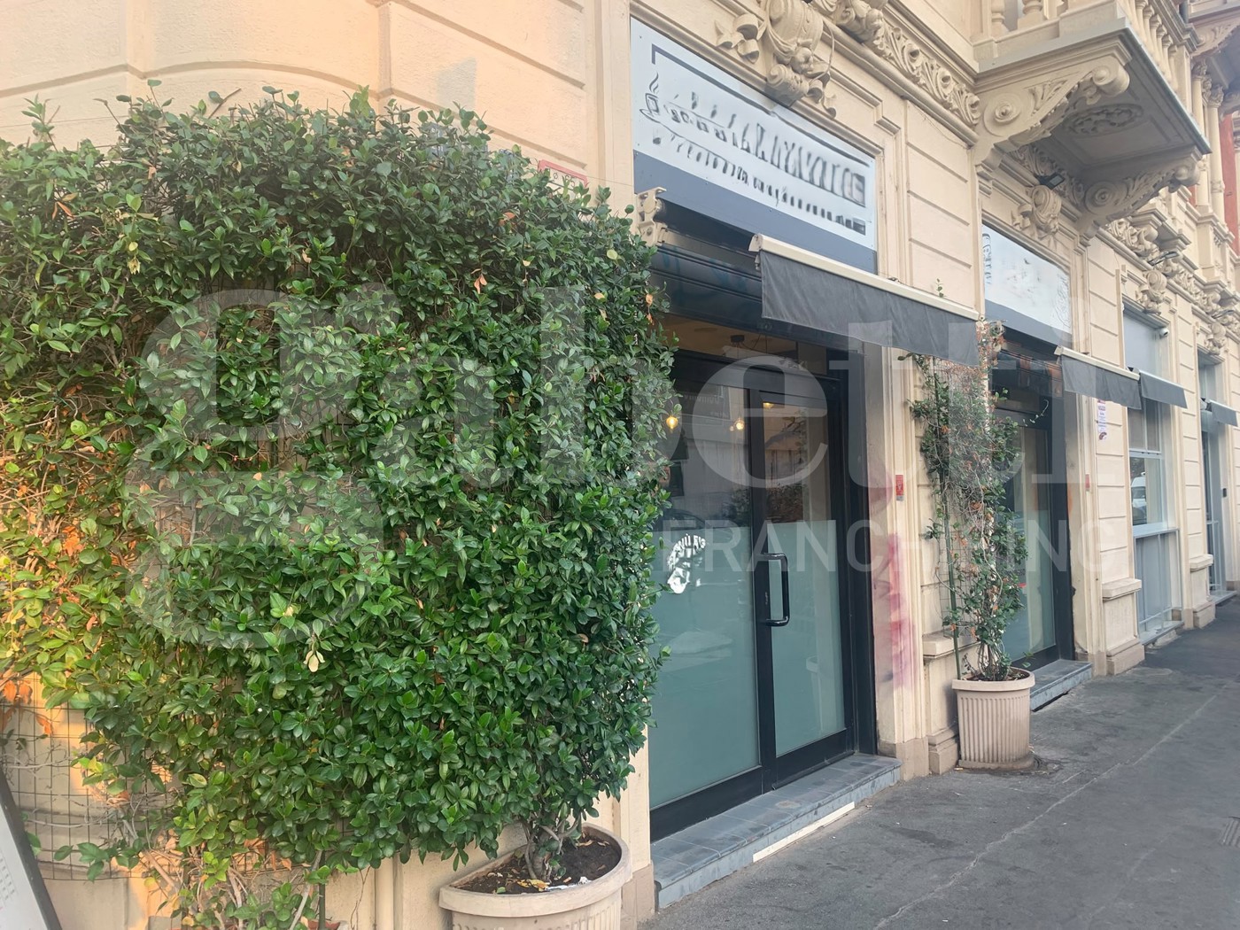Attivit� commerciale Bar e tabacchi in vendita a Milano