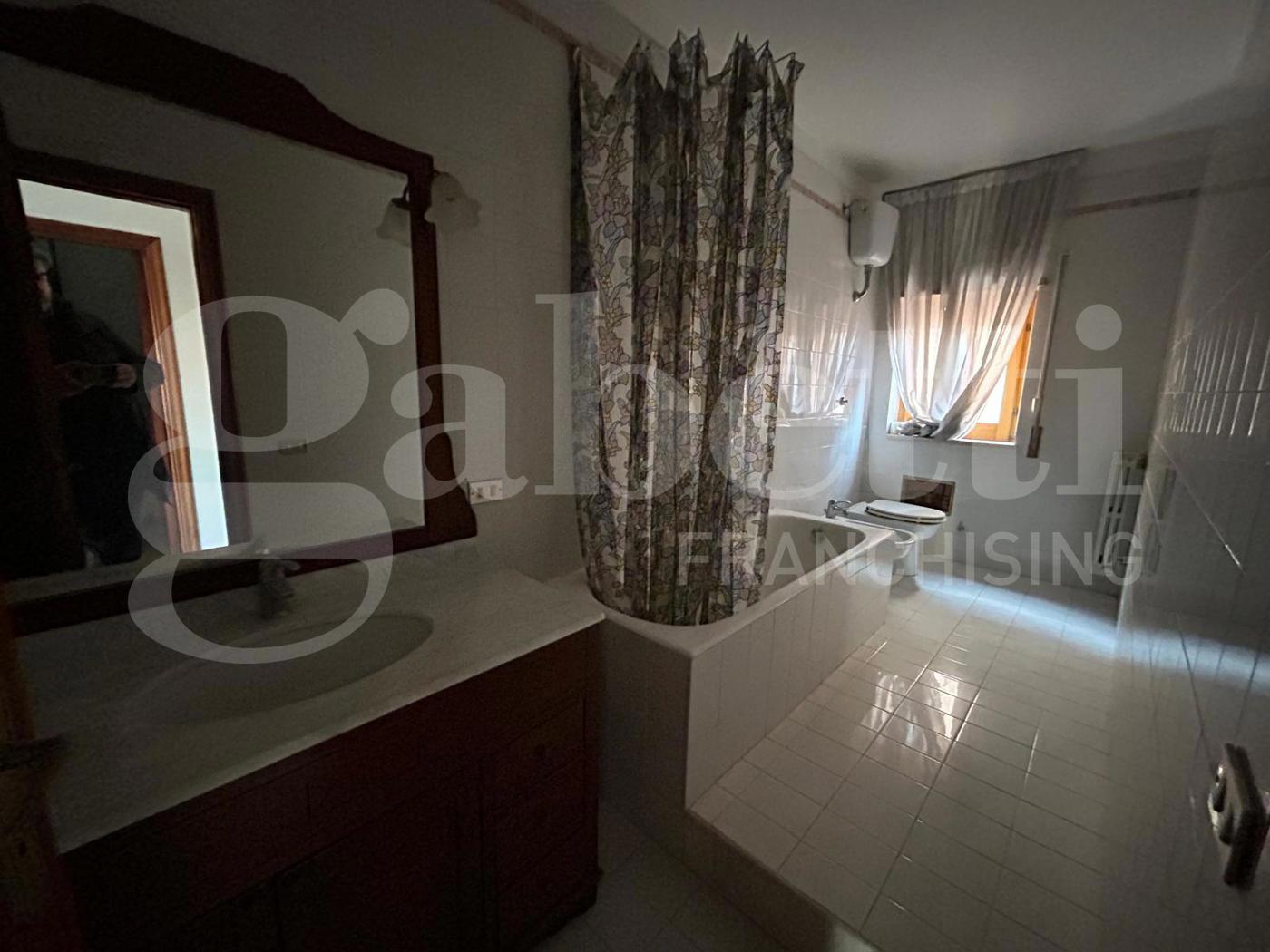 Quadrilocale in vendita a Canosa di Puglia