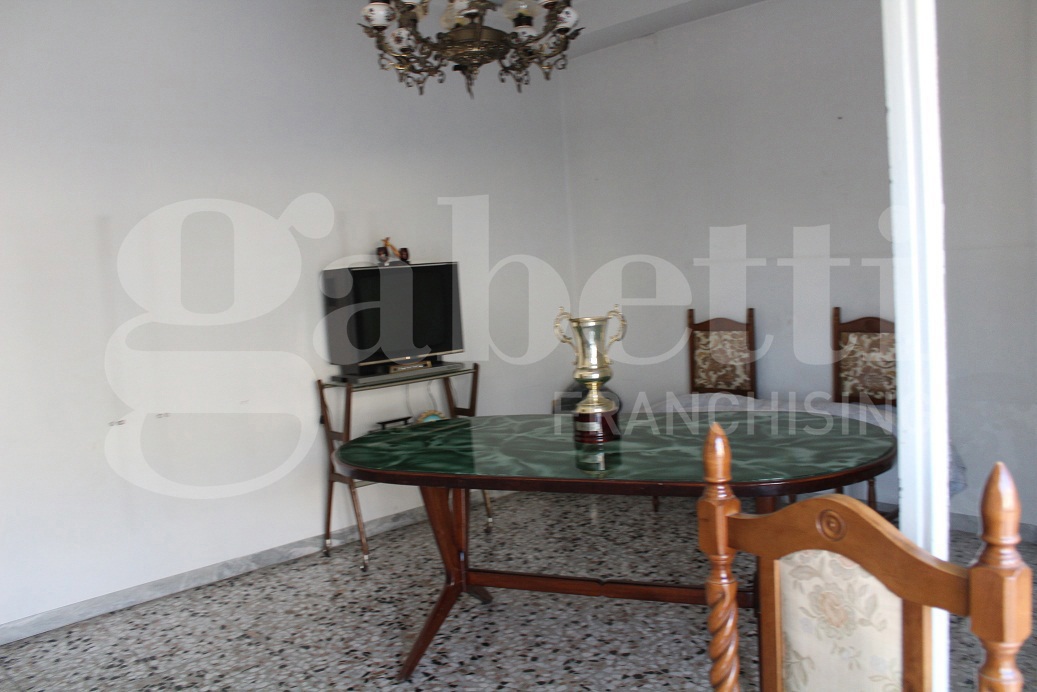 Quadrilocale in vendita a Canosa di Puglia