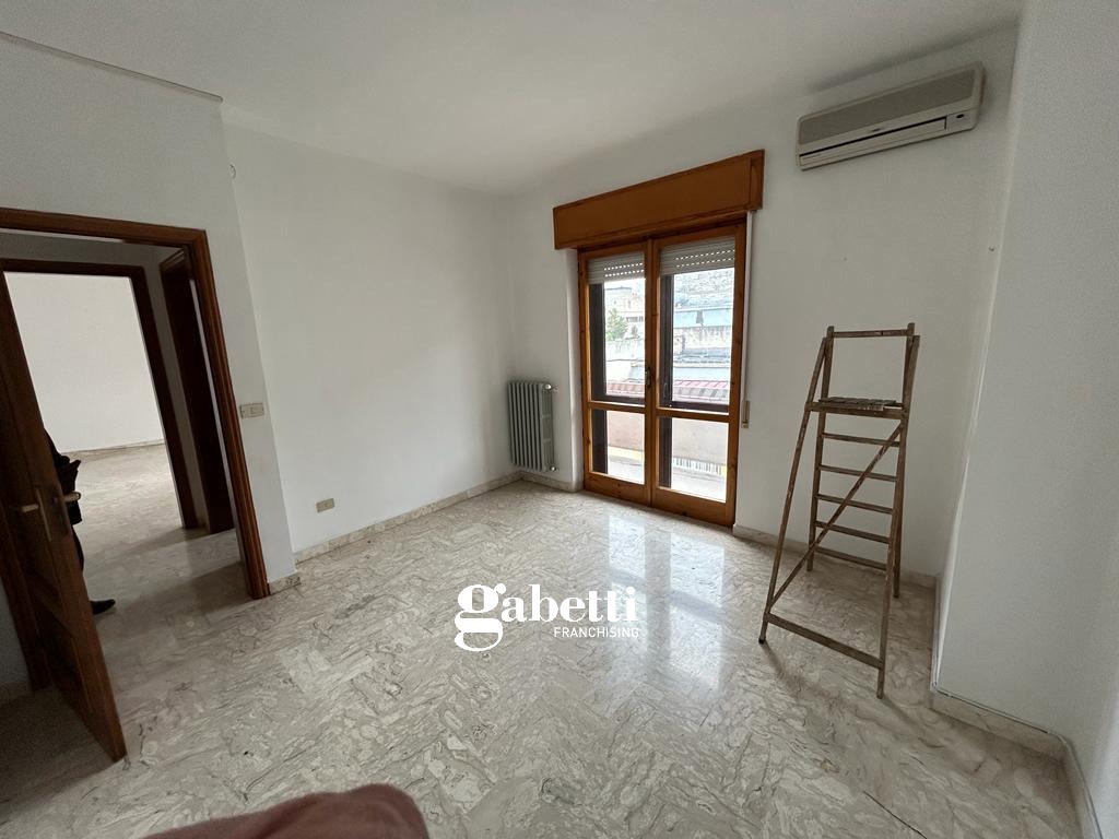 Quadrilocale con box a Canosa di Puglia