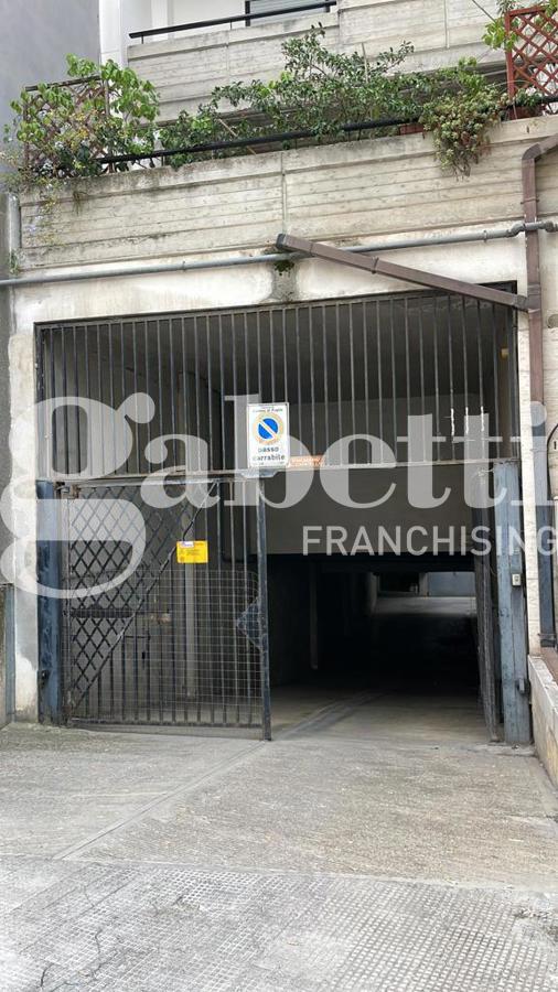 Box/Garage 200mq in vendita a Canosa di Puglia