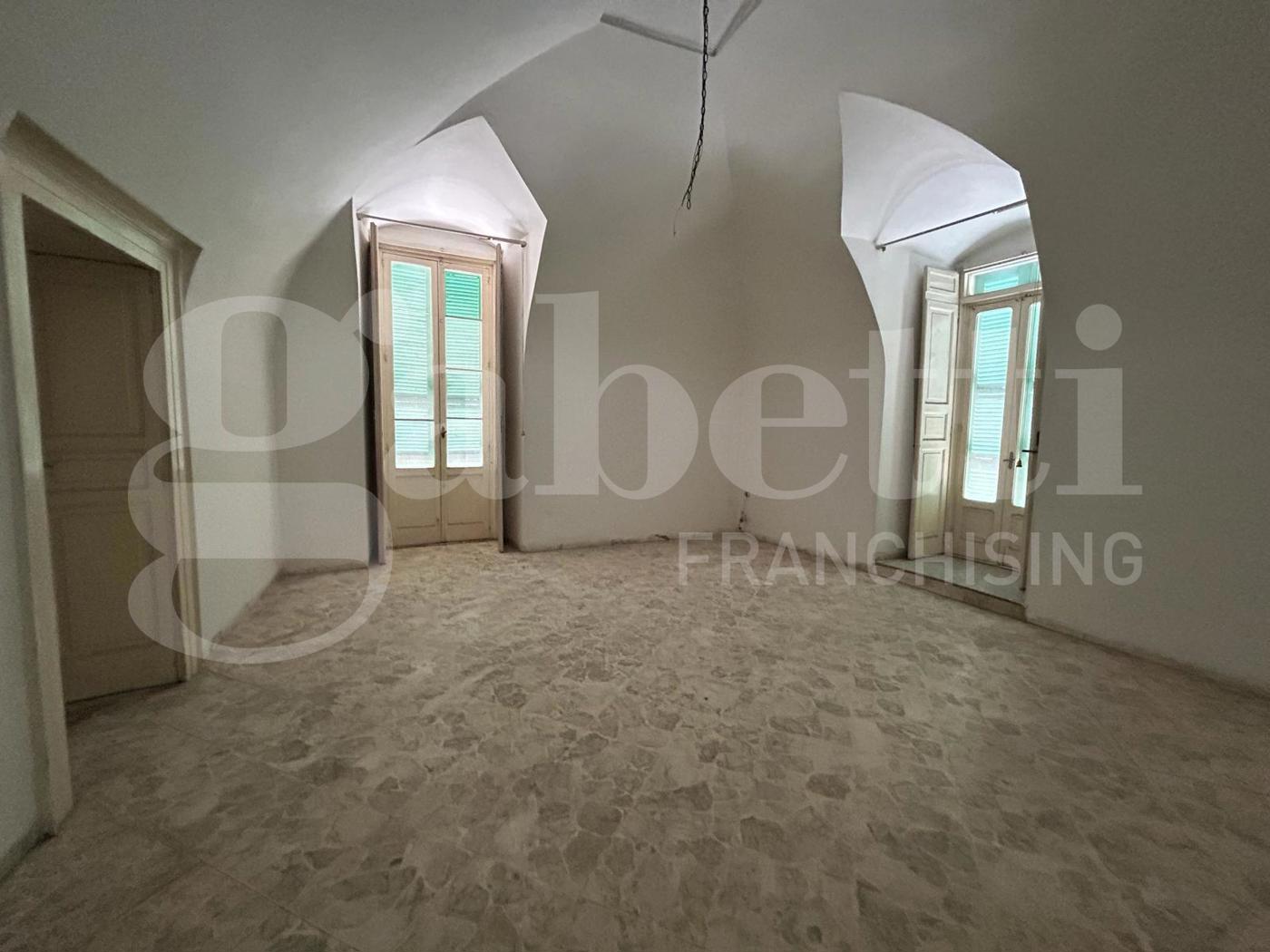 Casa indipendente da ristrutturare a Canosa di Puglia