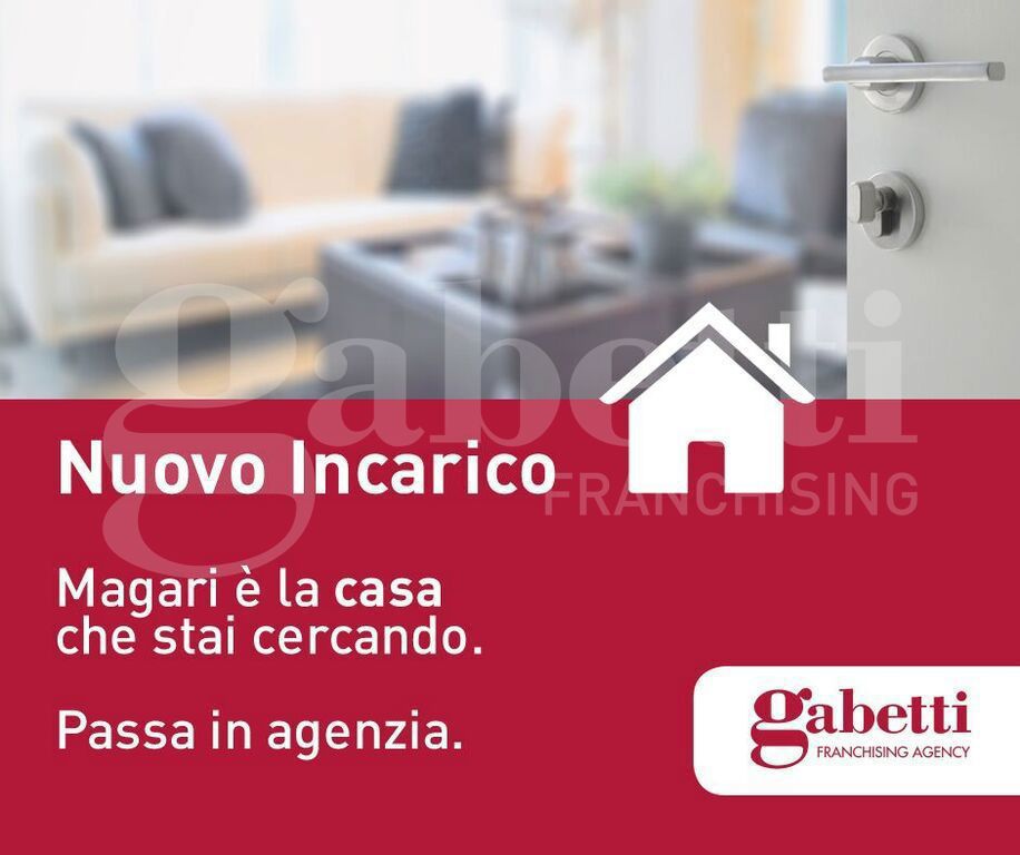 Casa indipendente con box a Canosa di Puglia