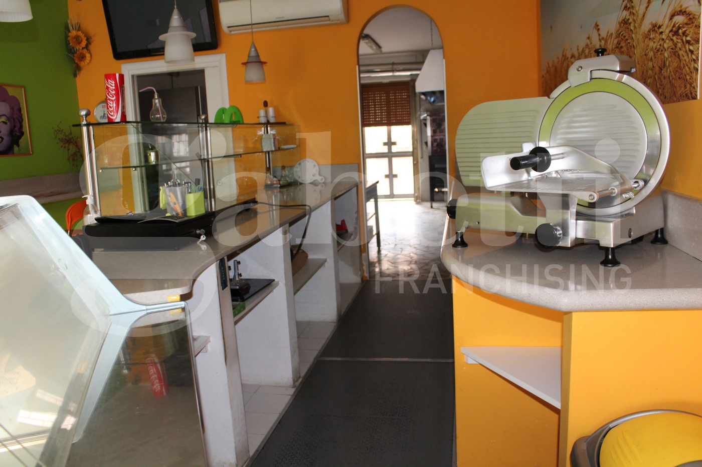 Negozio in vendita a Canosa di Puglia