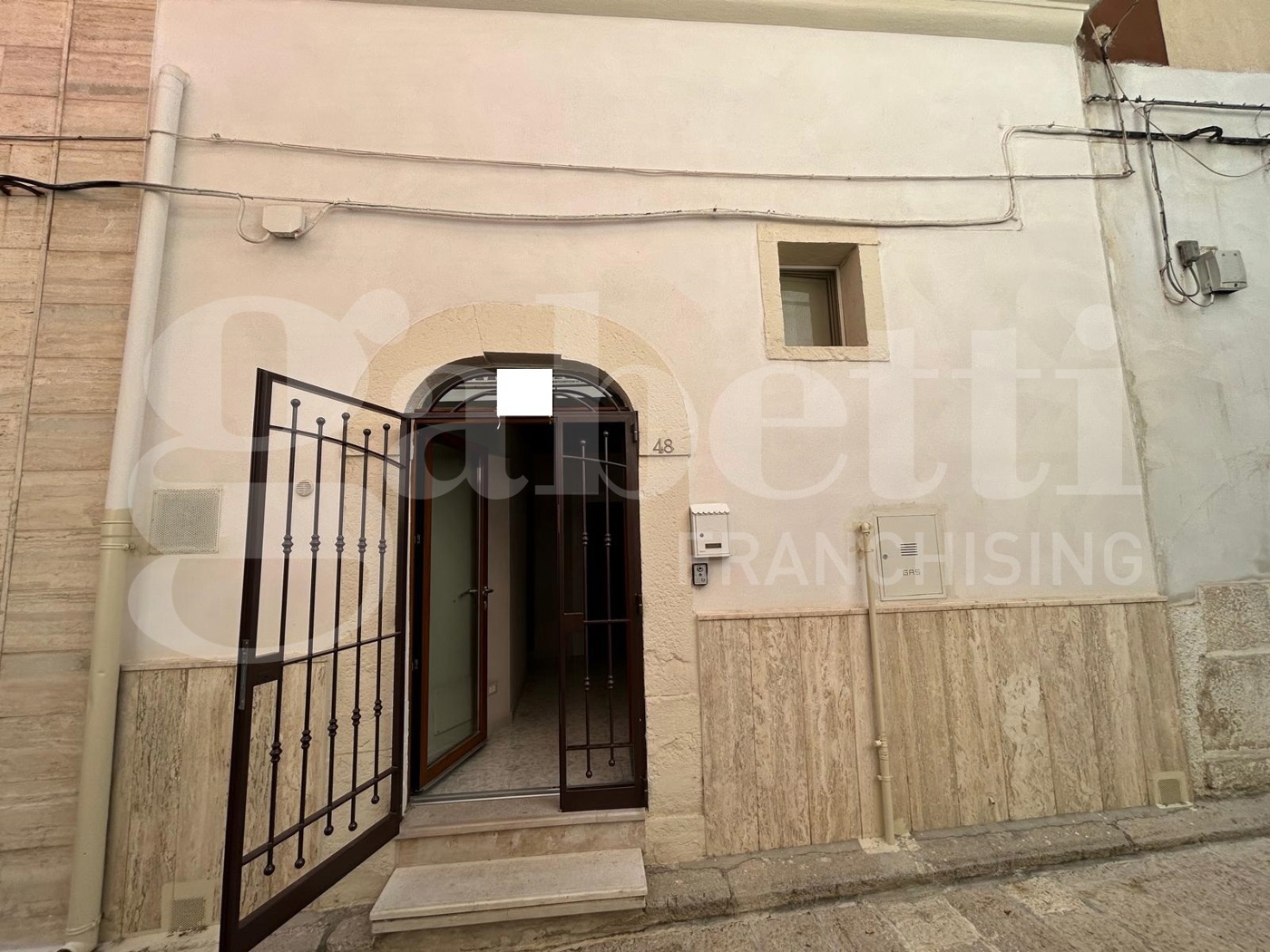 Casa indipendente ristrutturata a Canosa di Puglia