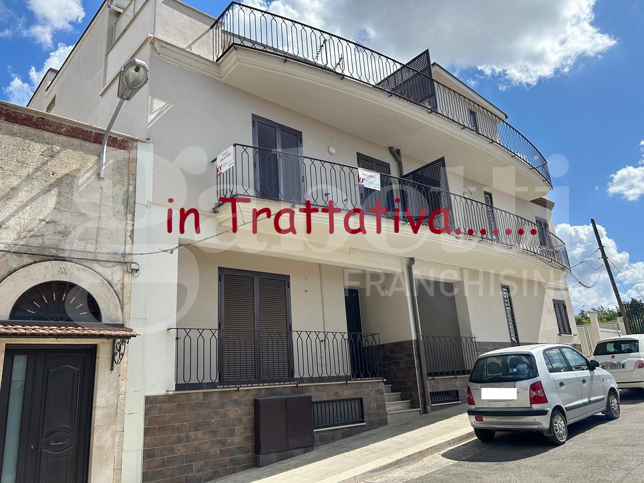 Villa con box a Canosa di Puglia