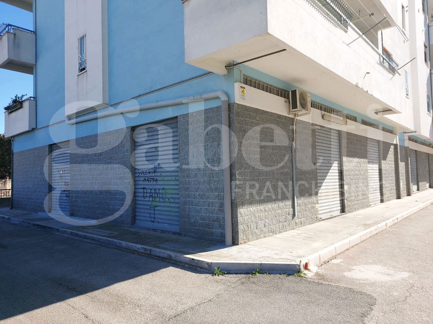 Magazzino in vendita a Canosa di Puglia