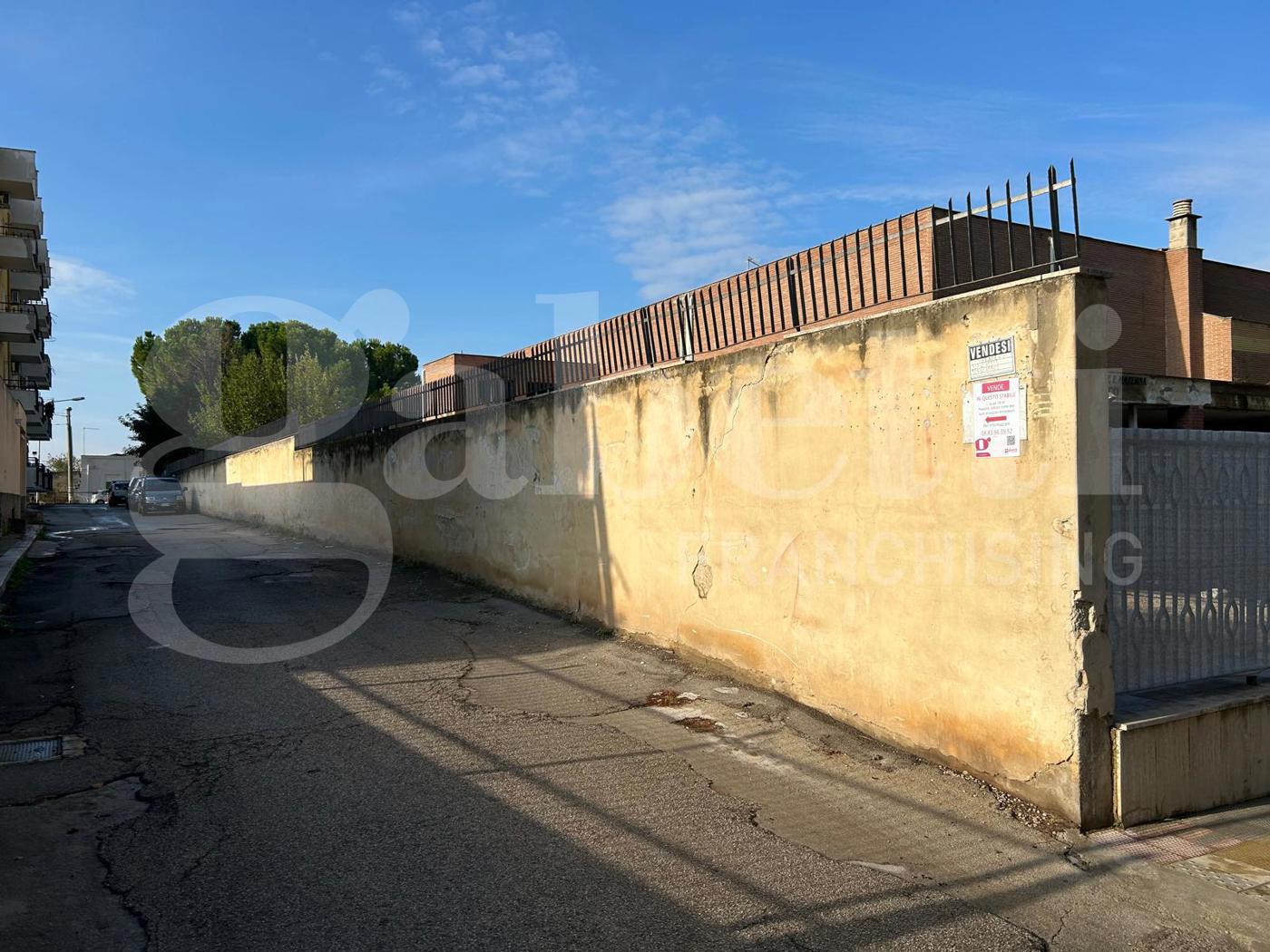 Magazzino in vendita a Canosa di Puglia