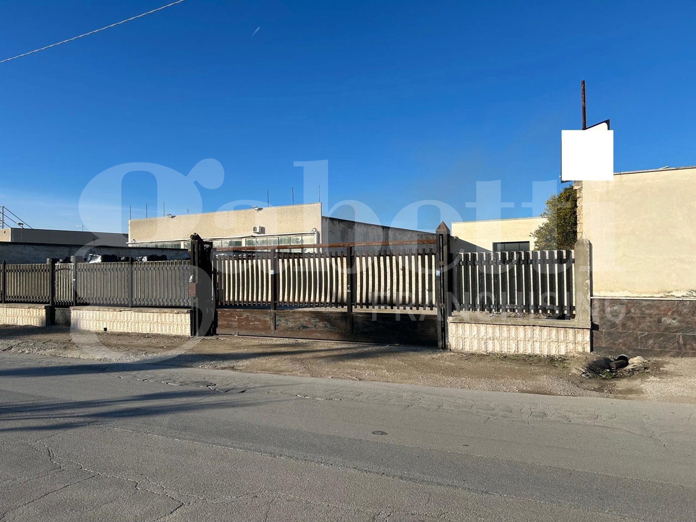 Capannone in vendita a Canosa di Puglia