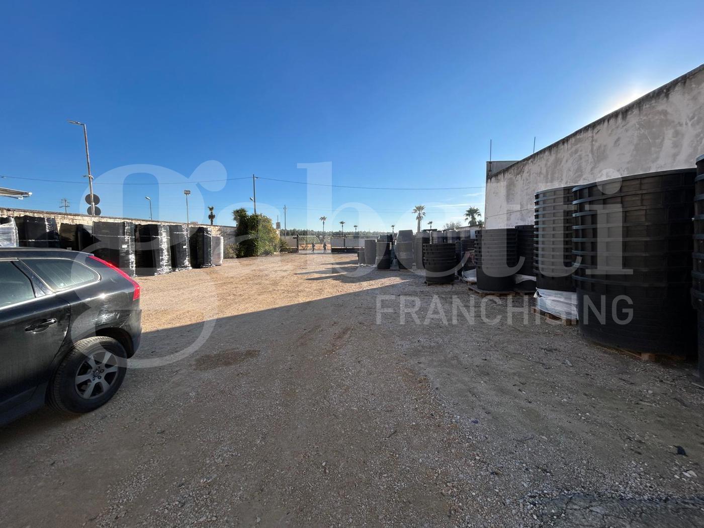 Capannone in vendita a Canosa di Puglia