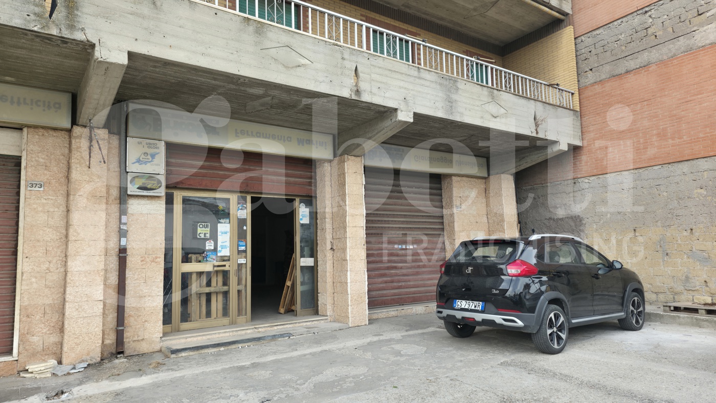 Negozio in affitto a Fonte Nuova