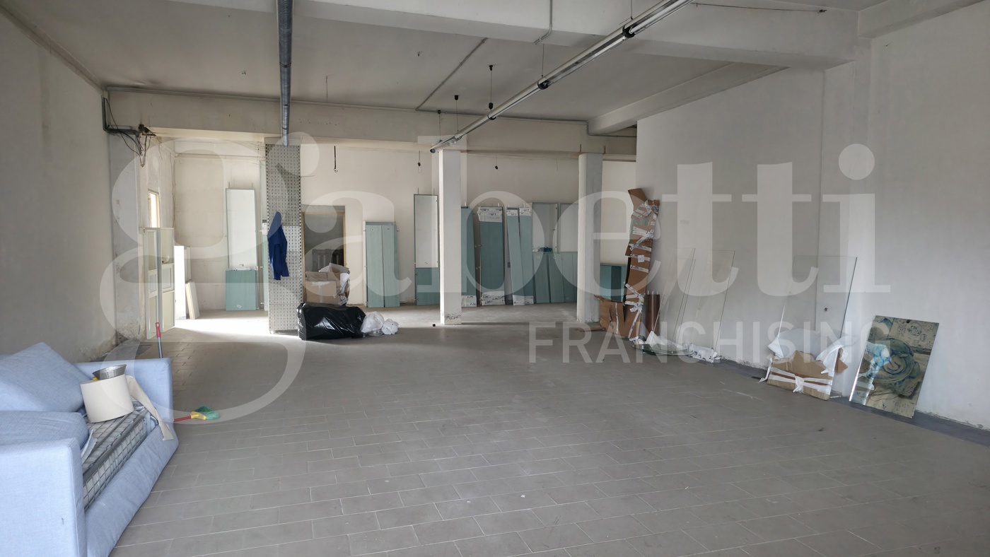 Negozio in affitto a Fonte Nuova