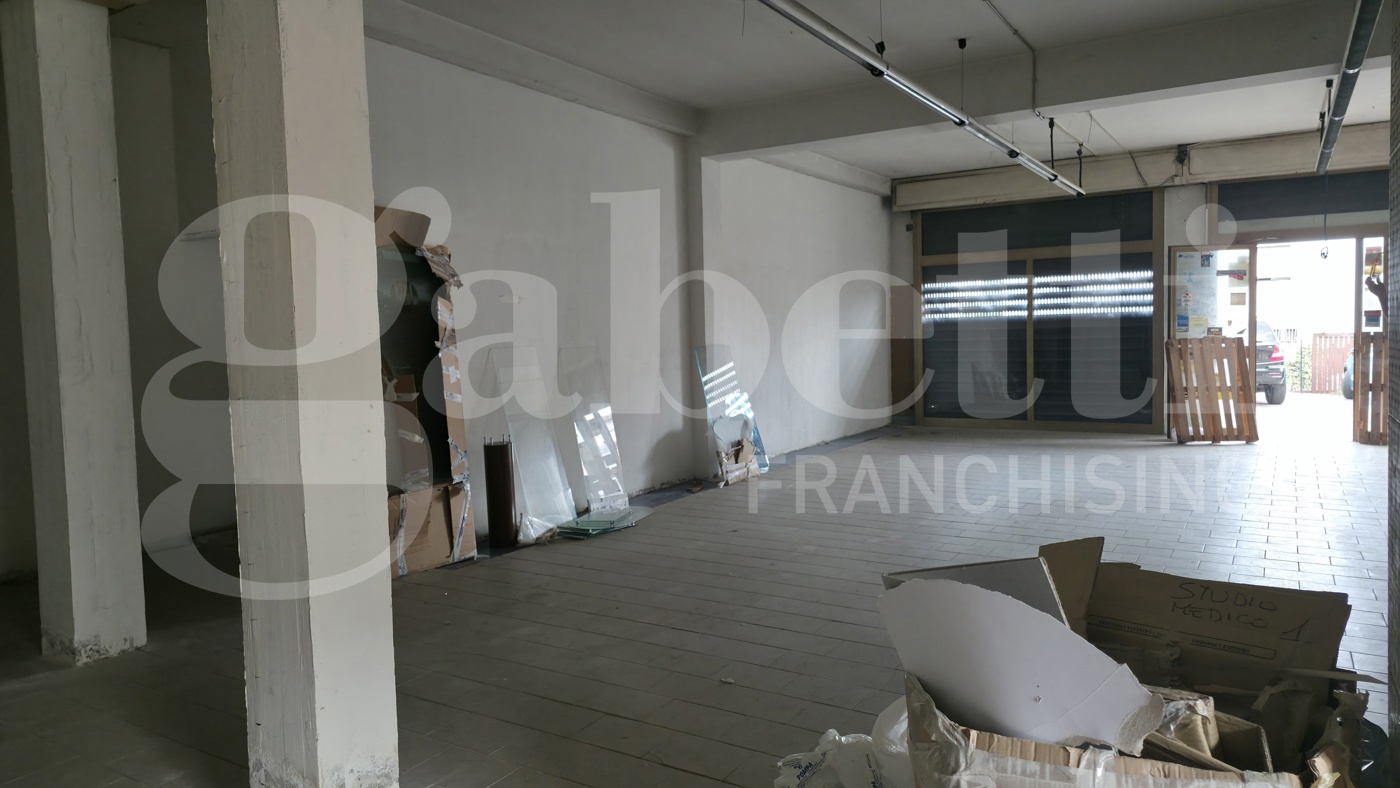 Negozio in affitto a Fonte Nuova
