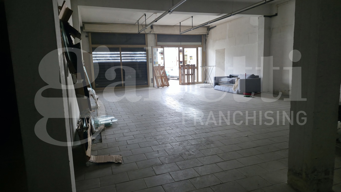 Negozio in affitto a Fonte Nuova