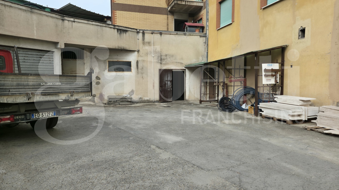 Negozio in affitto a Fonte Nuova