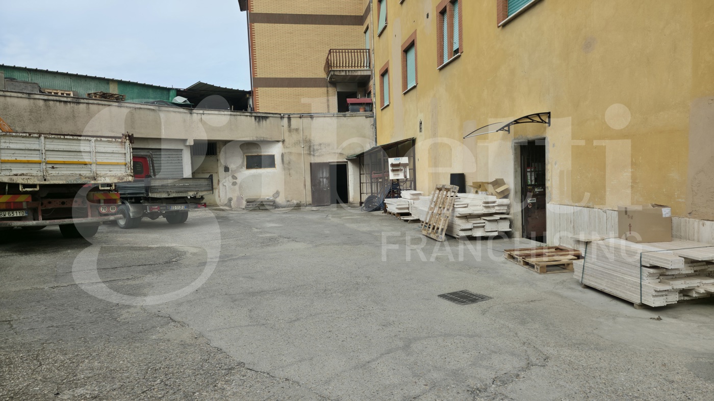 Negozio in affitto a Fonte Nuova