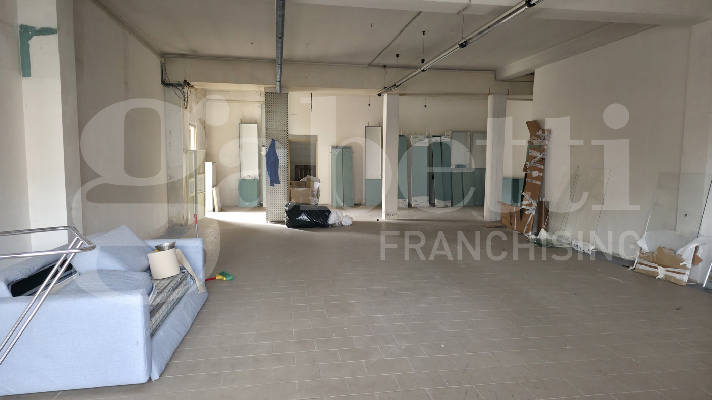 Negozio in affitto a Fonte Nuova