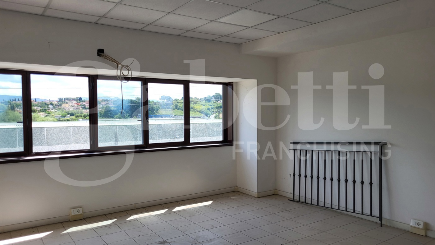 Ufficio in affitto a Fonte Nuova