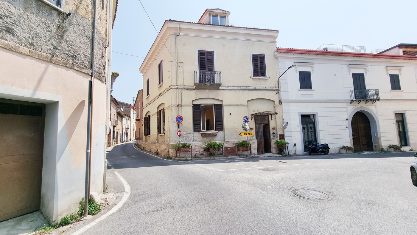 Casa indipendente da ristrutturare a Caserta