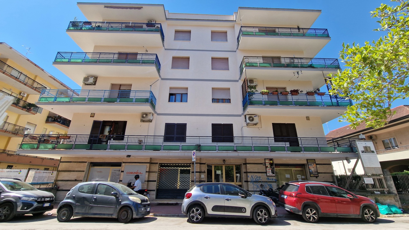 Appartamento con box a Caserta