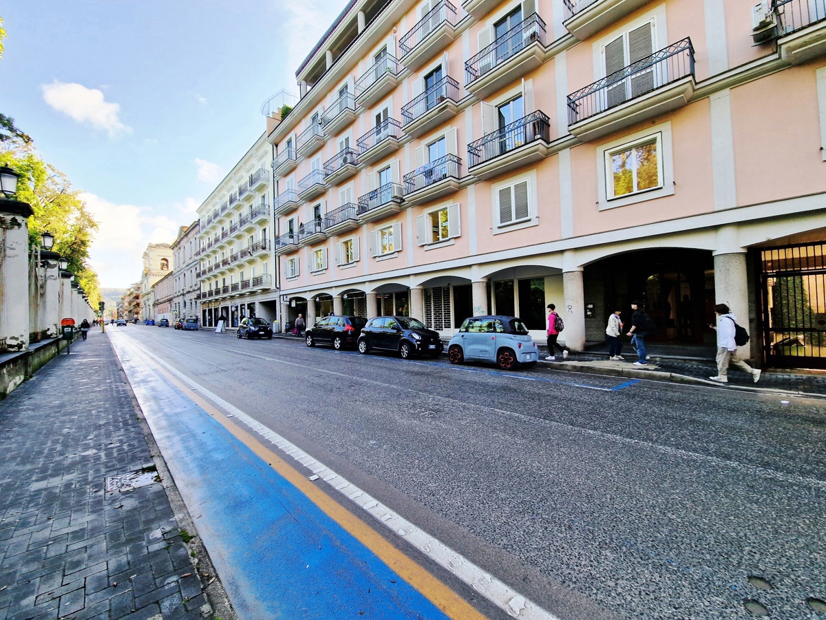 Negozio classe A3 a Caserta