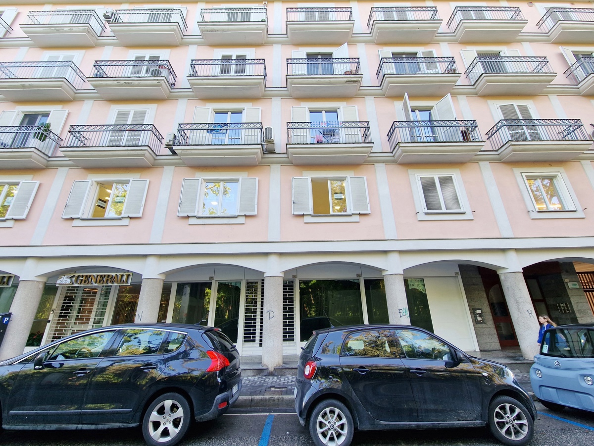 Negozio classe A3 a Caserta