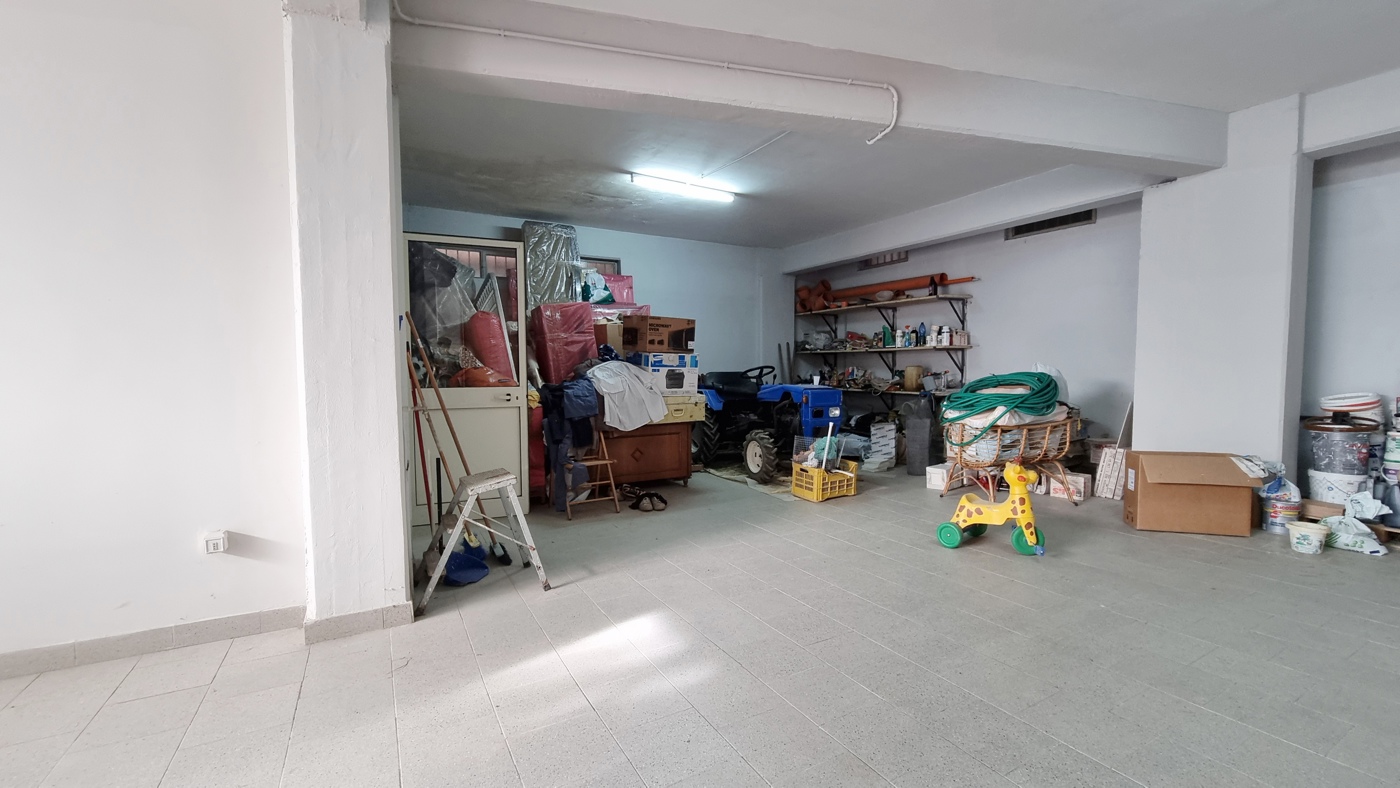 Box/Garage 145mq in vendita a Santa Maria a Vico