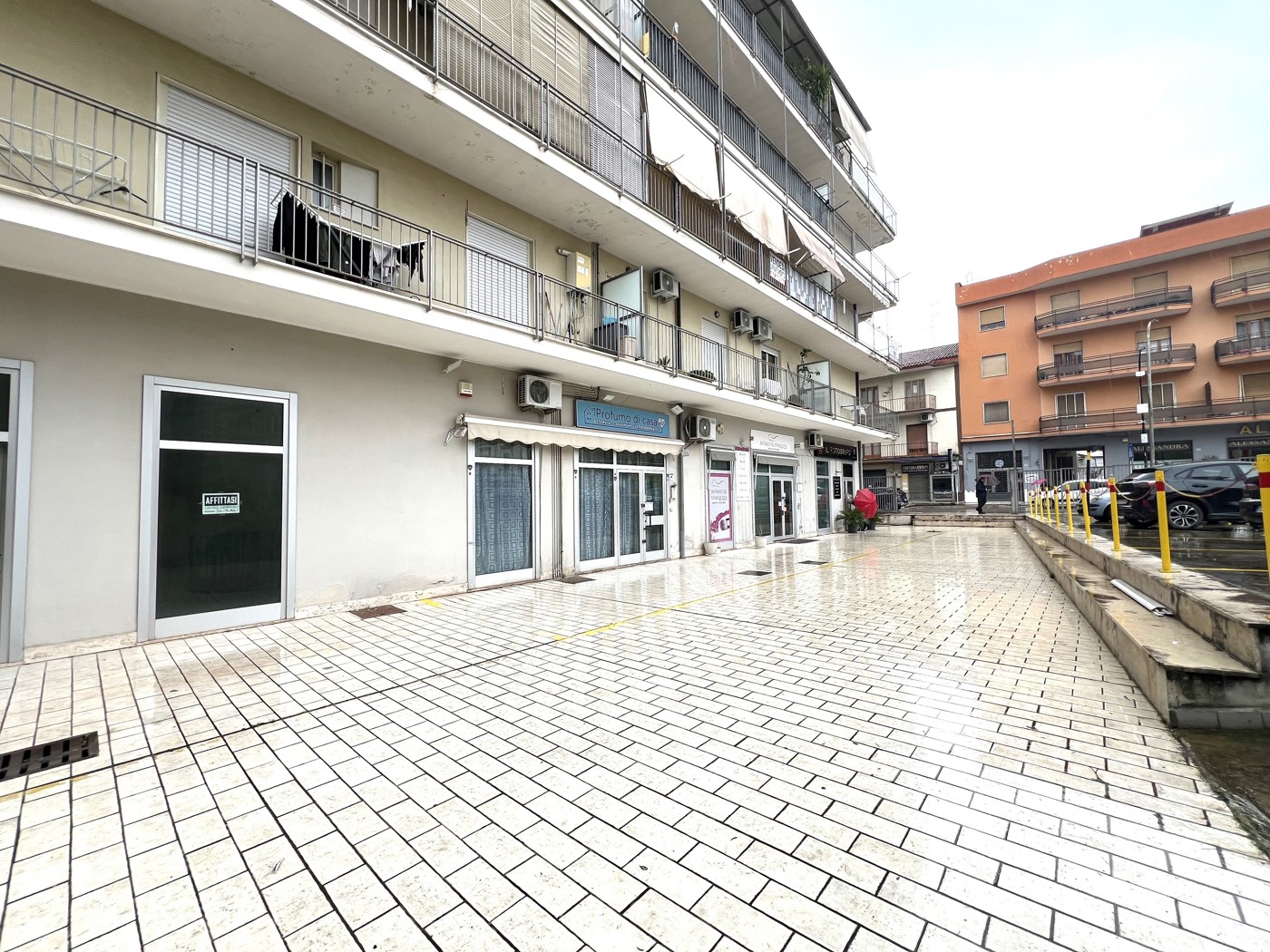 Negozio in affitto a Maddaloni