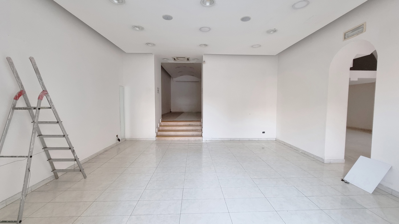 Negozio in affitto a Maddaloni