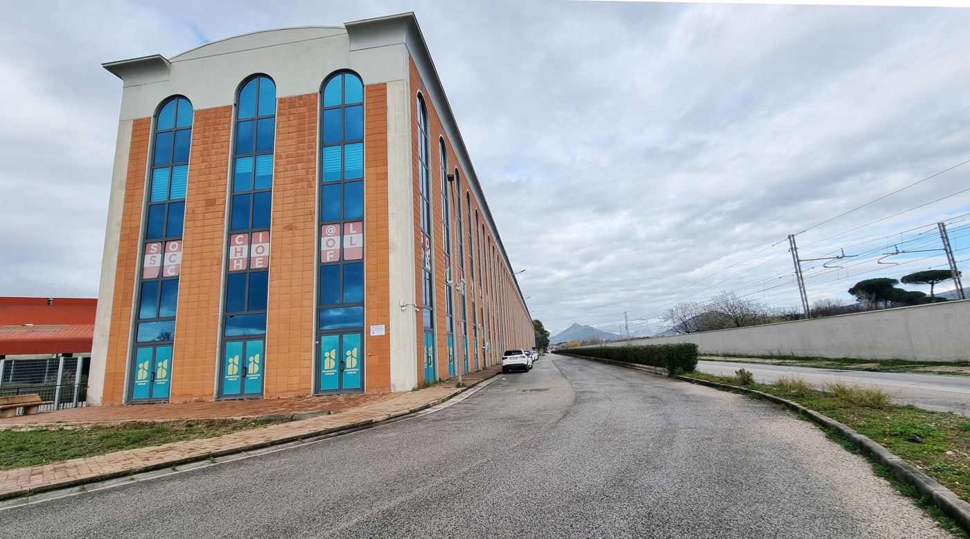 Ufficio con box doppio a Caserta